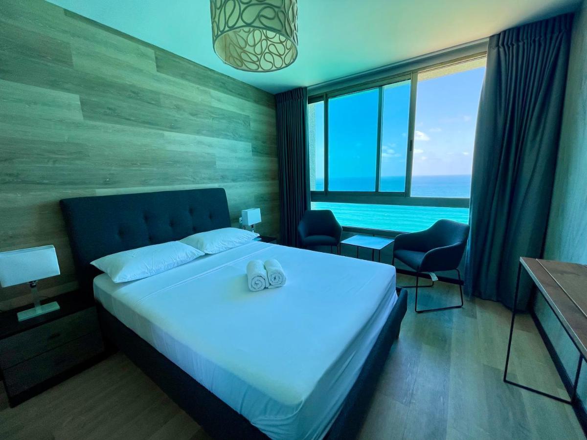 Carmel Holiday Apartments เนทันยา ภายนอก รูปภาพ