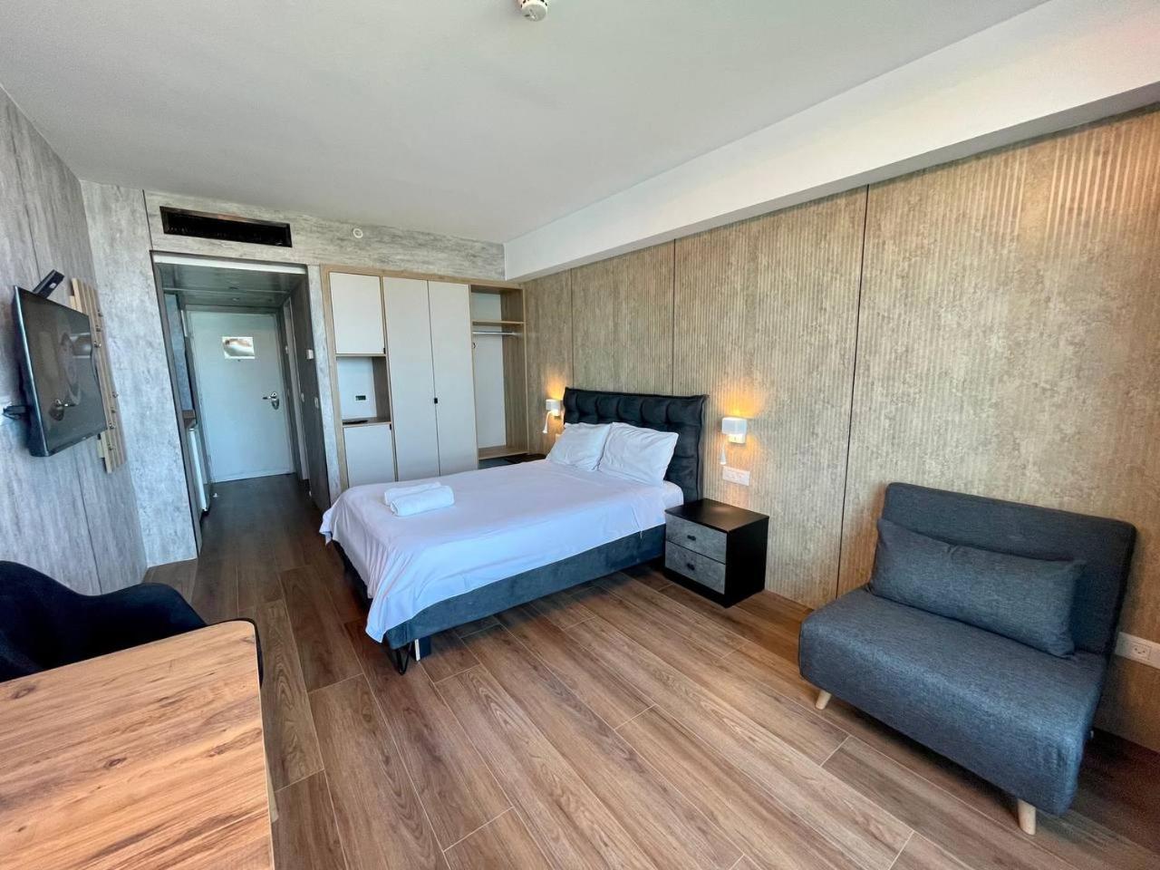 Carmel Holiday Apartments เนทันยา ภายนอก รูปภาพ
