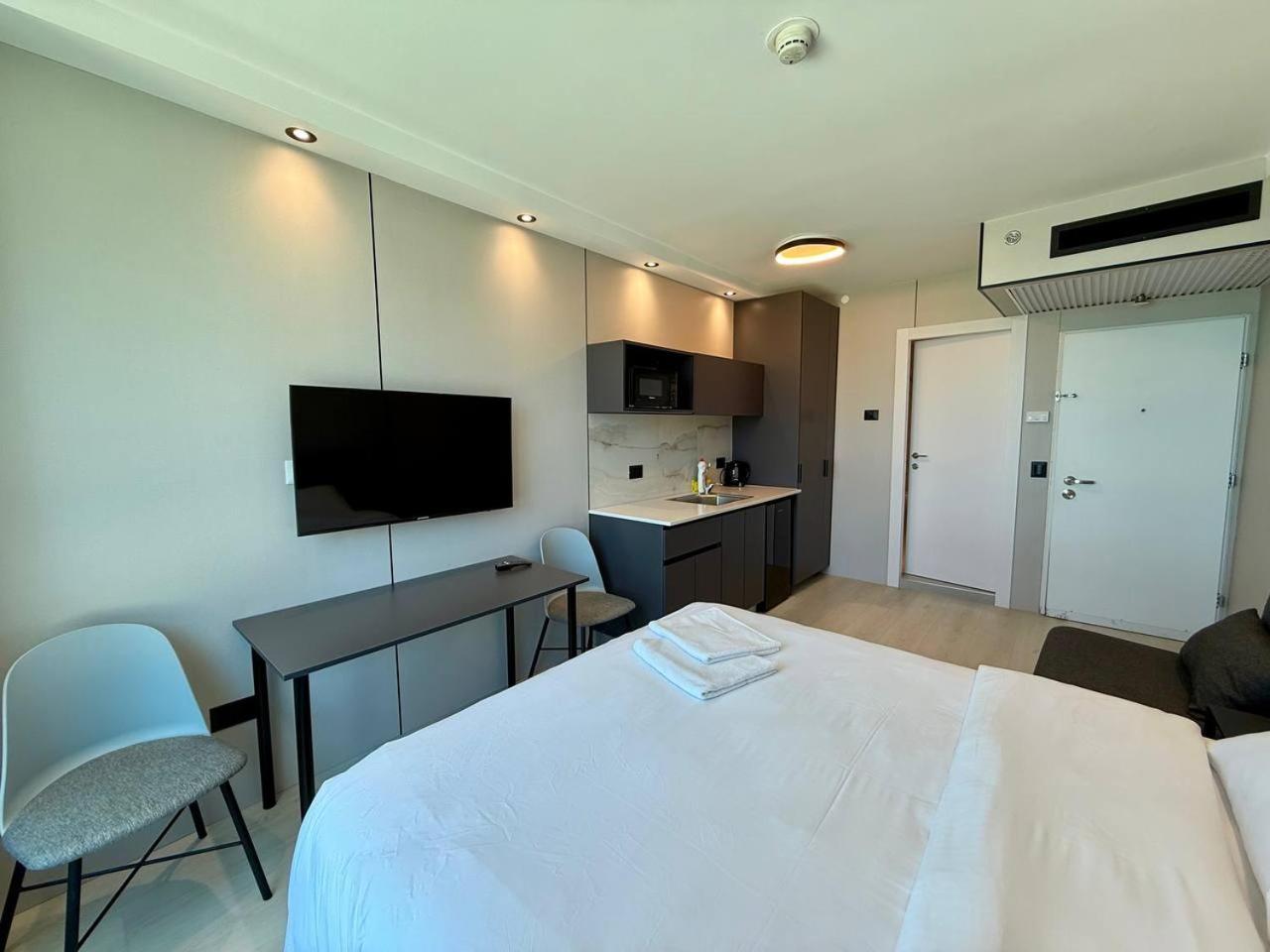 Carmel Holiday Apartments เนทันยา ภายนอก รูปภาพ